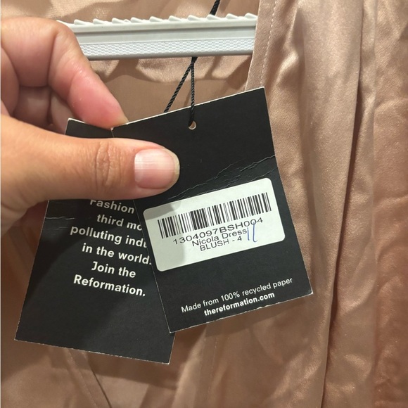 Reformation Nicola Dress in Praline 100% silk - Picture 9 of 9